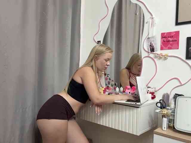 VelvetLilly