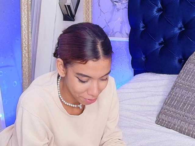 BELLA-HARPER live cam on BongaCams