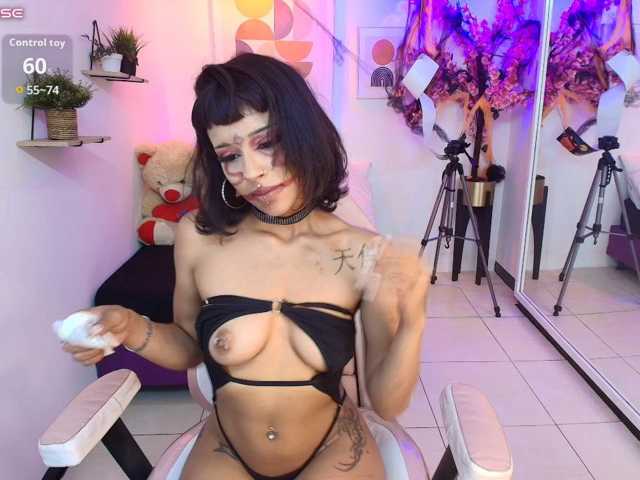 Akira-yumi live cam on BongaCams