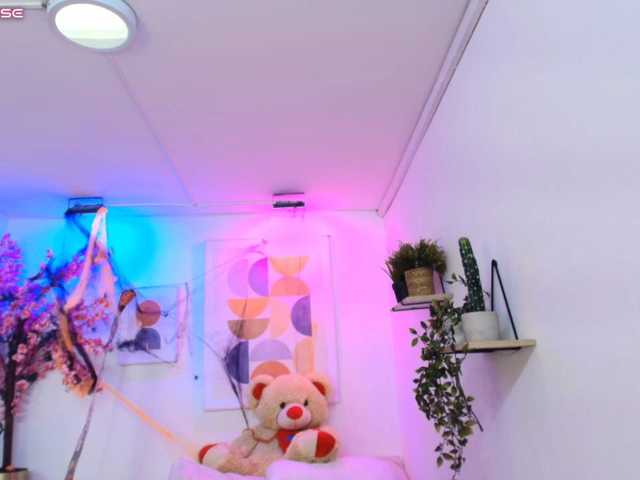 Akira-yumi live cam on BongaCams