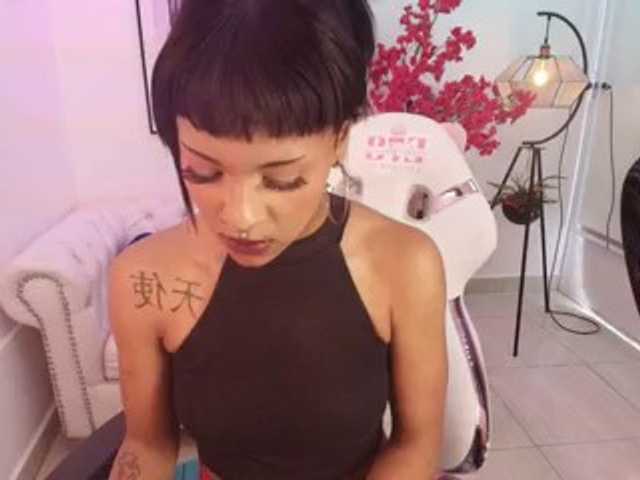 Akira-yumi live cam on BongaCams