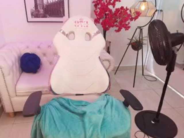 Akira-yumi live cam on BongaCams
