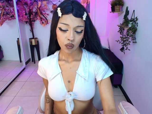 Akira-yumi live cam on BongaCams