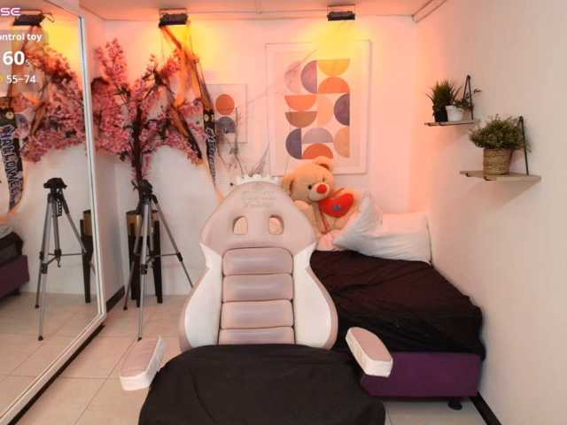 Akira-yumi live cam on BongaCams