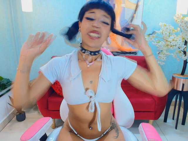 Akira-yumi live cam on BongaCams