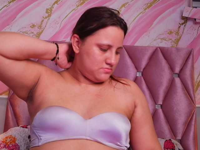 le modèle KATHE-PARK est en webcam porno dans un show sur le site bongacams, il possède les tags suivants: Latino/Hispanic,Redhead,Trimmed
