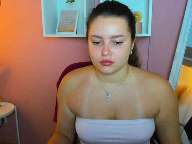 LilyBlush webcam