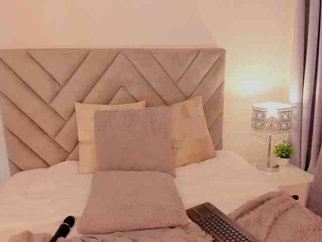 Scarletqueen7 webcam