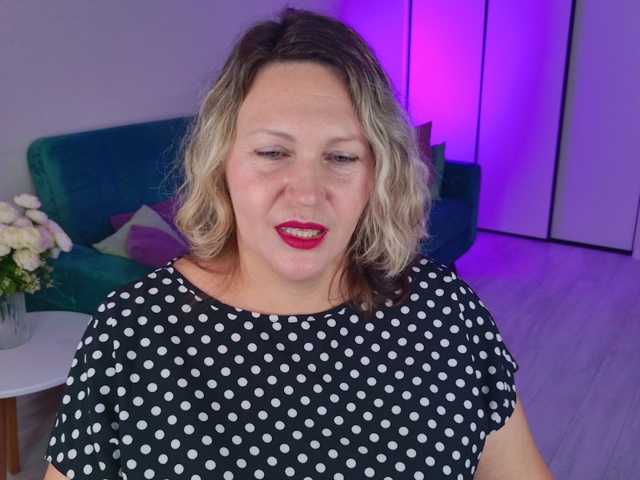 NinaWeiss webcam bongacams model stream image