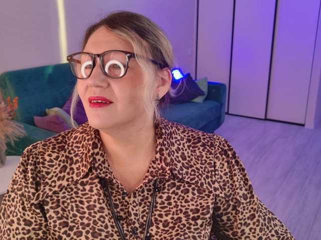 NinaWeiss live cam