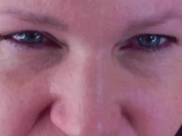 NinaWeiss, live now on BongaCams