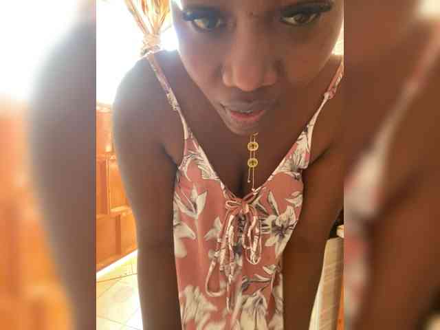 Sexysassy11 webcam