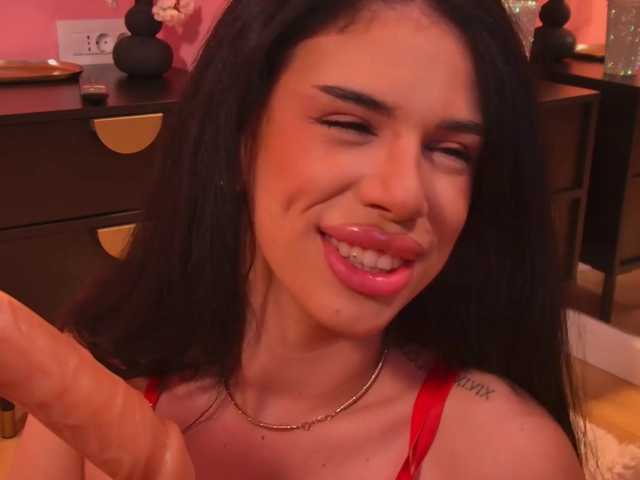 Preview para sa ReinaTriana