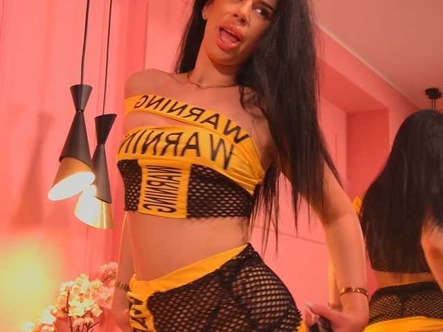 ReinaTriana live cam on BongaCams