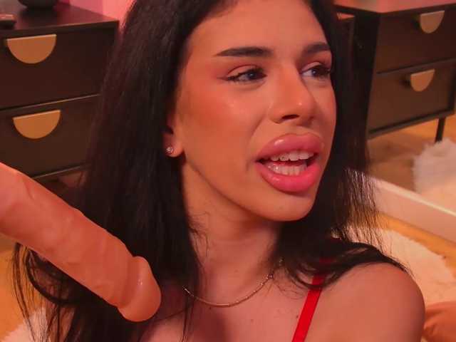 ReinaTriana live cam on BongaCams