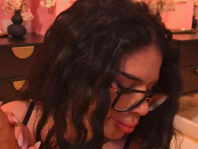 ReinaTriana Live Webcam on BongaCams
