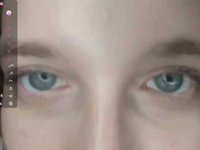 SkyeRosa live cam on BongaCams