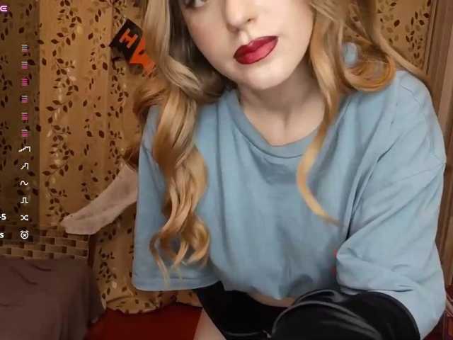 SkyeRosa live cam on BongaCams