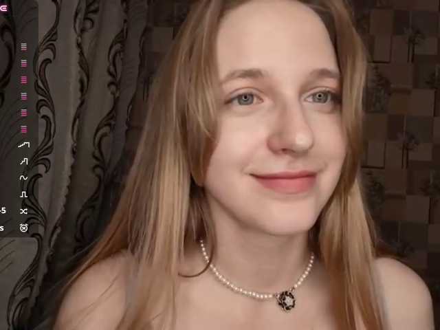 SkyeRosa live cam on BongaCams