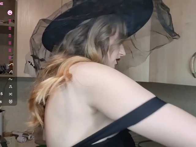 SkyeRosa live cam on BongaCams