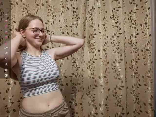 Model: SkyeRosa
