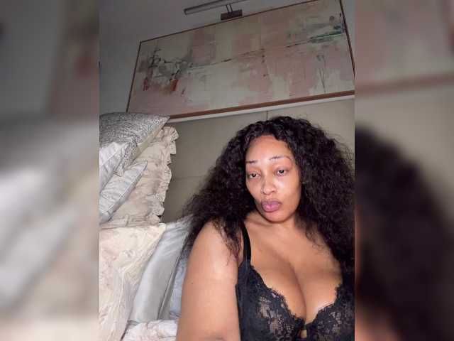 SOBLUEFLIRT live cam on BongaCams