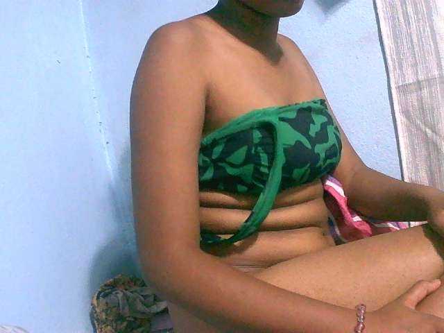 Tifatifa live cam on BongaCams