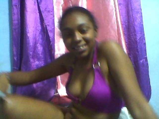 Tifatifa live cam on BongaCams