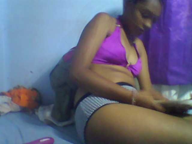 Tifatifa live cam on BongaCams