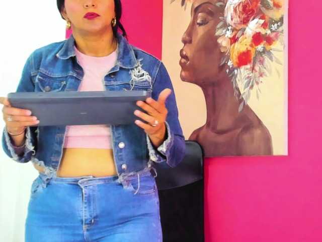 EstemyRuiza live cam preview