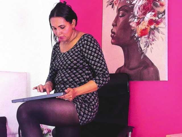 EstemyRuiza, en directo ahora en BongaCams