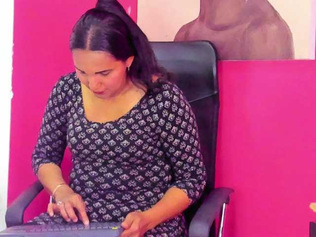 EstemyRuiza, en vivo ahora en BongaCams