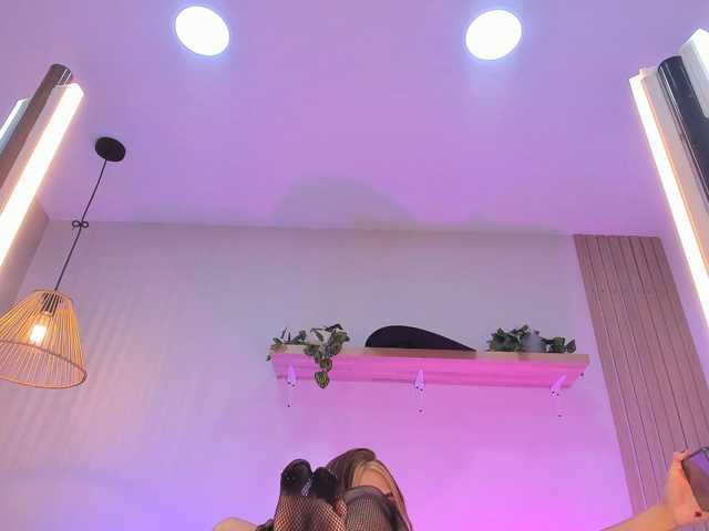 Emiilyy-Stonee live cam on BongaCams