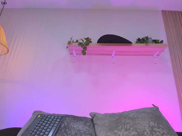 Emiilyy-Stonee