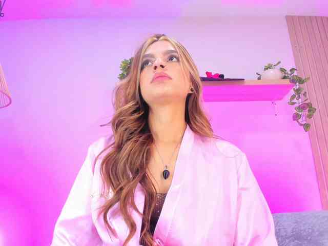 Emiilyy-Stonee