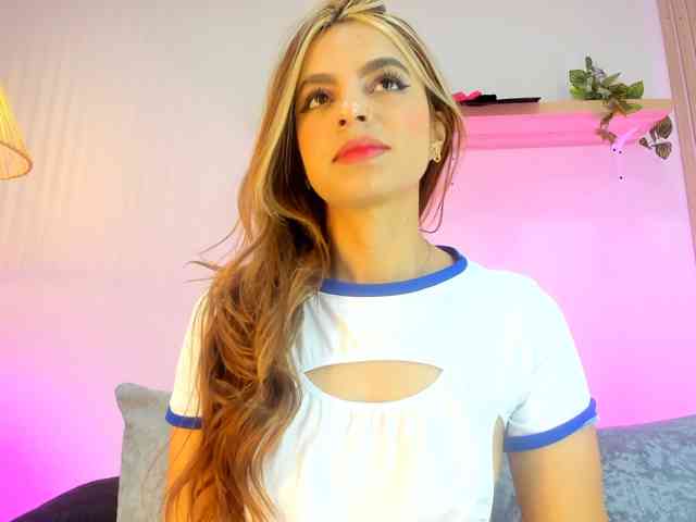 Emiilyy-Stonee