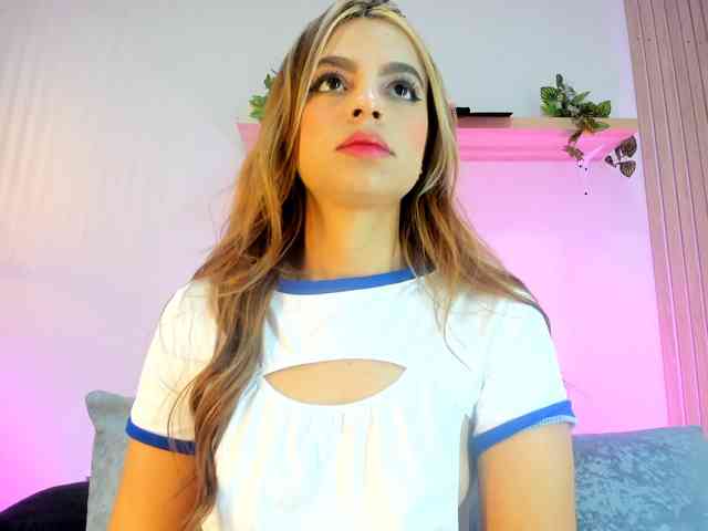 Emiilyy-Stonee