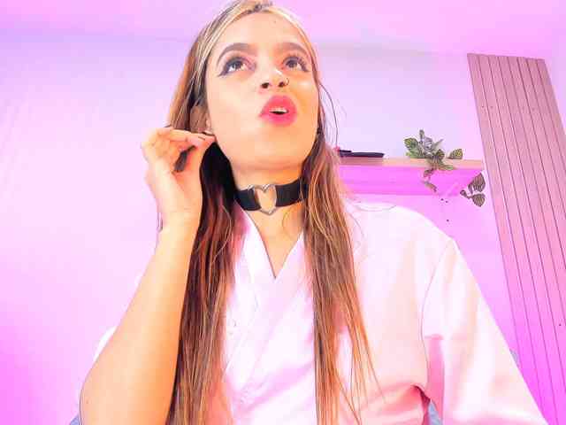 Emiilyy-Stonee