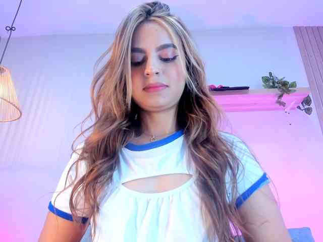 Emiilyy-Stonee