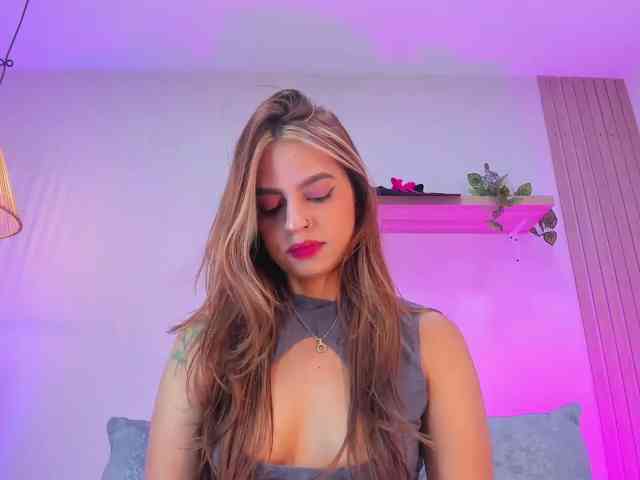 Emiilyy-Stonee