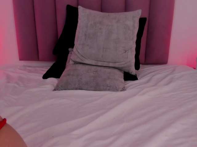 Victoriia-Vegaa live cam preview