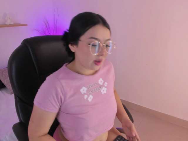 Victoriia-Vegaa live cam preview