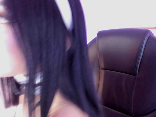 Victoriia-Vegaa, en directo ahora en BongaCams