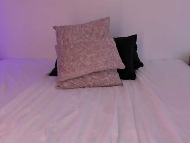 Victoriia-Vegaa, en directo ahora en BongaCams