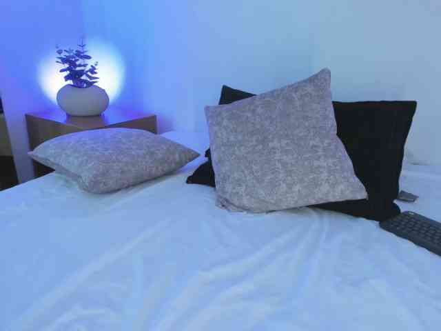 Victoriia-Vegaa webcam