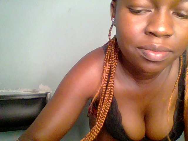 Chilli-spice, en directo ahora en BongaCams