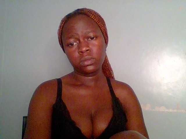 le modèle Chilli-spice est en webcam porno dans un show sur le site bongacams, il possède les tags suivants: Ebony,Redhead,Trimmed