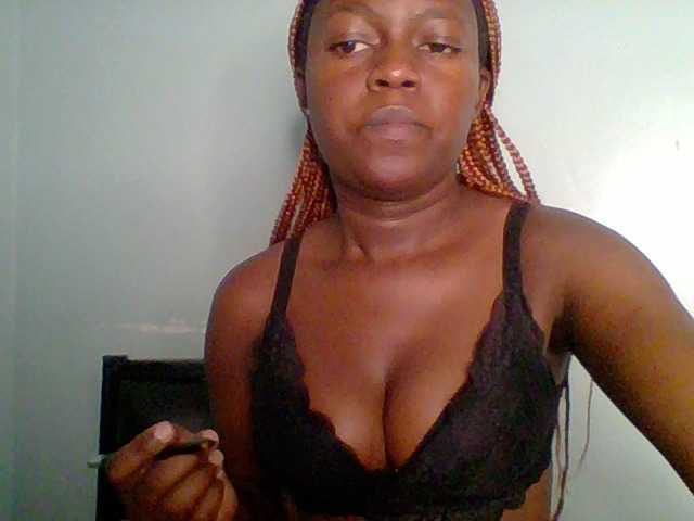 Chilli-spice, en vivo ahora en BongaCams