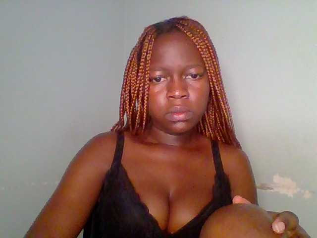 le modèle Chilli-spice est en webcam porno dans un show sur le site bongacams, il possède les tags suivants: Ebony,Redhead,Trimmed