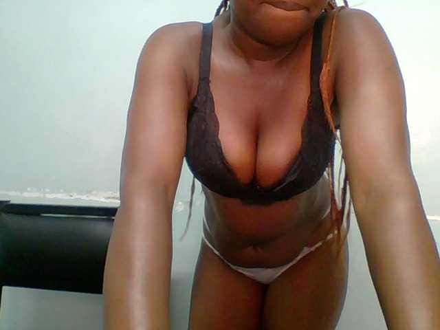 Chilli-spice, live now on BongaCams